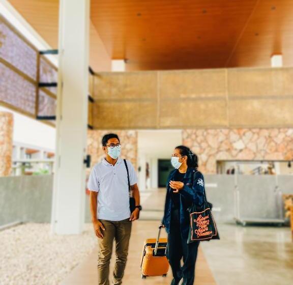 Kambaniru Beach Hotel And Resort