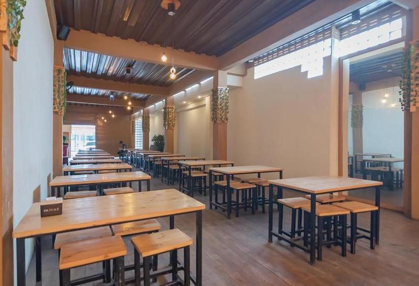 Отель Kedai Gs Guest House