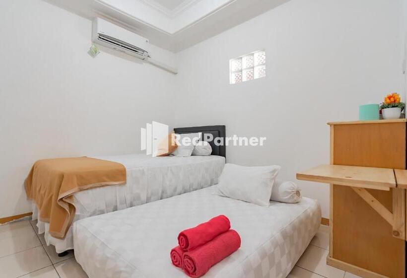 酒店 Langkar Guest House Syariah Mitra Reddoorz