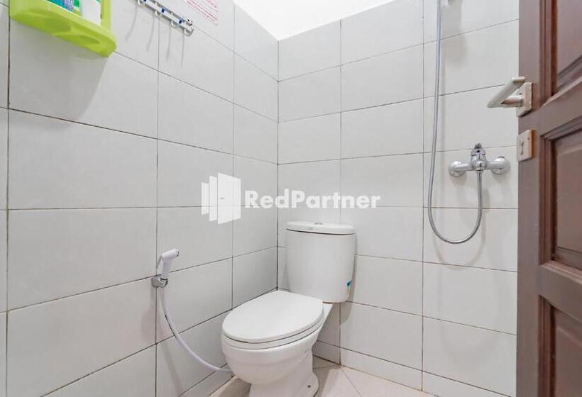 酒店 Langkar Guest House Syariah Mitra Reddoorz