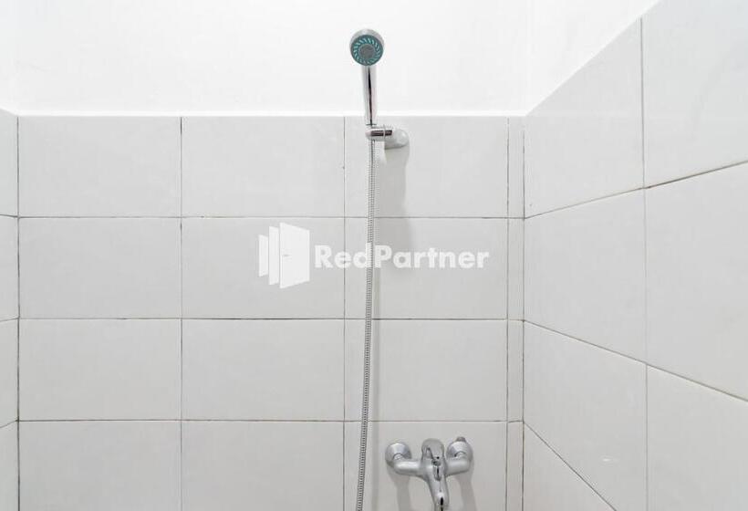 酒店 Langkar Guest House Syariah Mitra Reddoorz