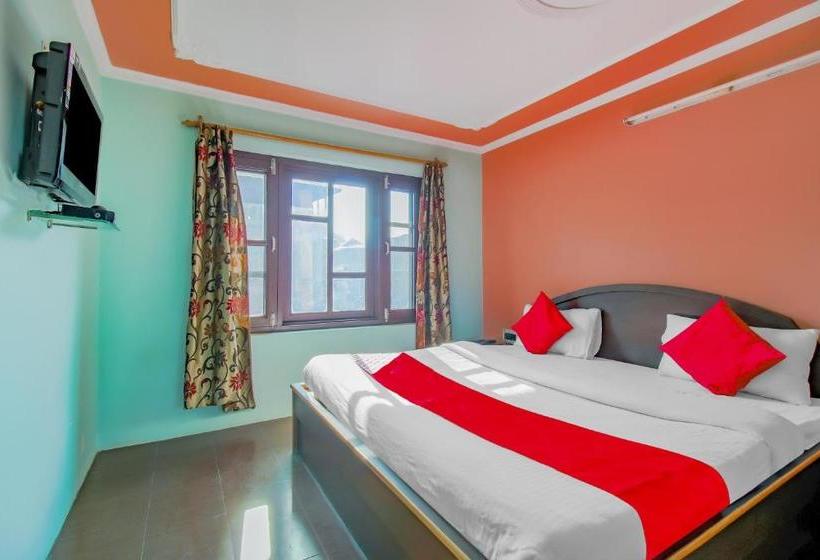 ホテル Oyo 78606 Kashmir Royale Resort