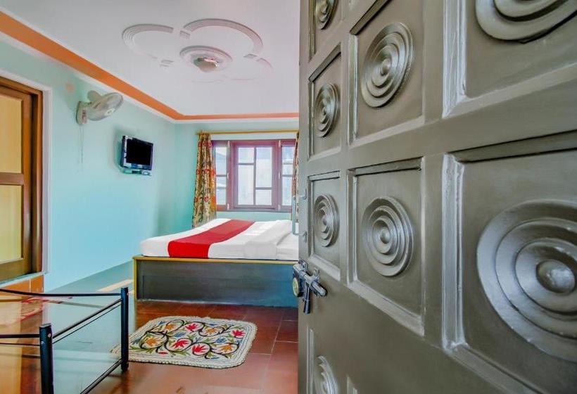 ホテル Oyo 78606 Kashmir Royale Resort