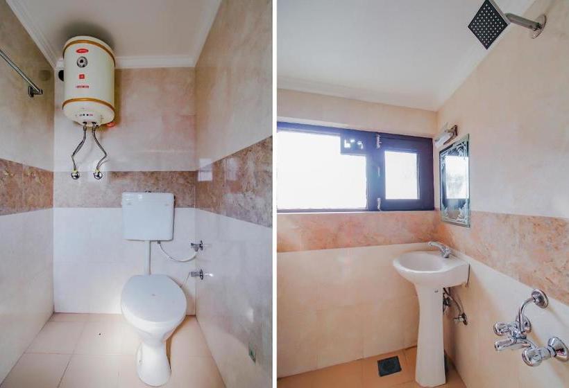 ホテル Oyo 78606 Kashmir Royale Resort