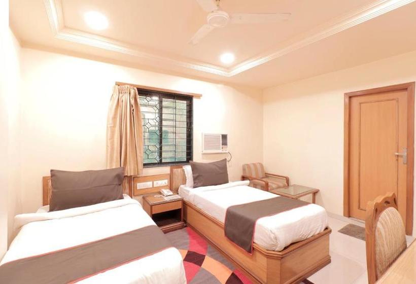 酒店 Oyo 78661 Collection O Ashram Road