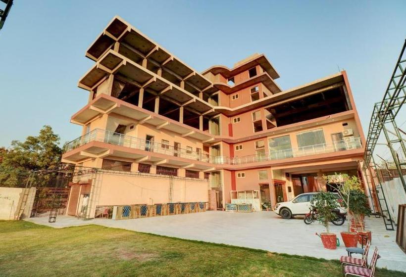 בית מלון כפרי Oyo 78853  Raj Paradise