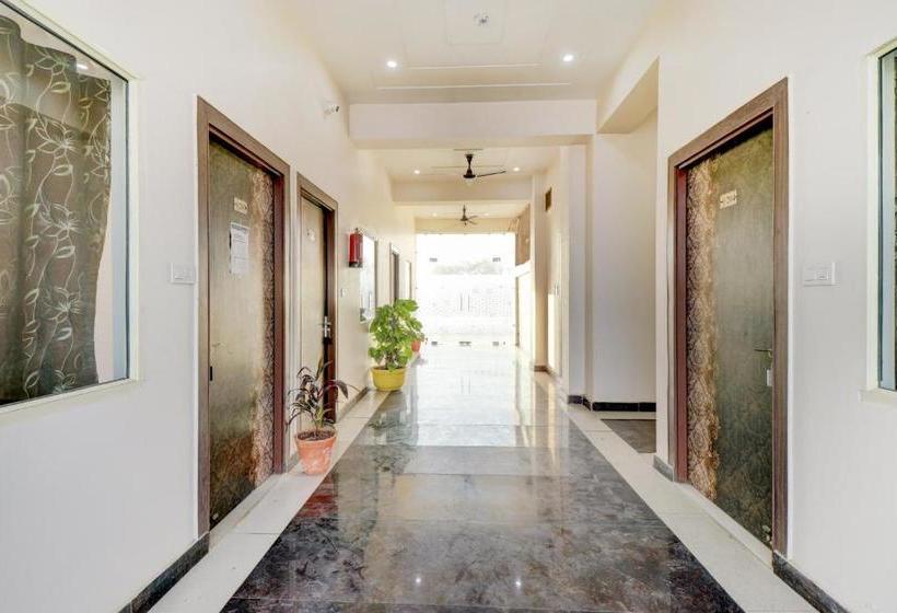 בית מלון כפרי Oyo 78853  Raj Paradise