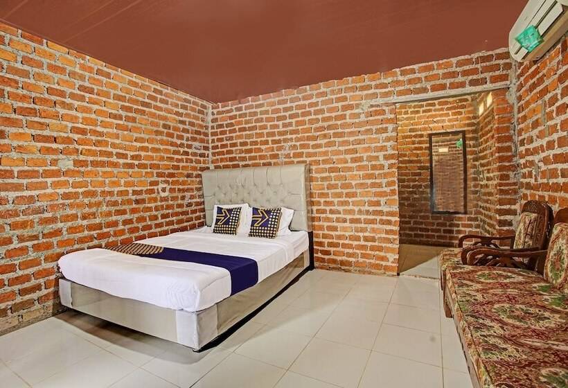 בית מלון כפרי Oyo 90279 Wartawan De Mansion