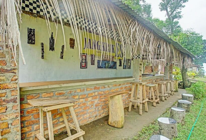 בית מלון כפרי Oyo 90279 Wartawan De Mansion