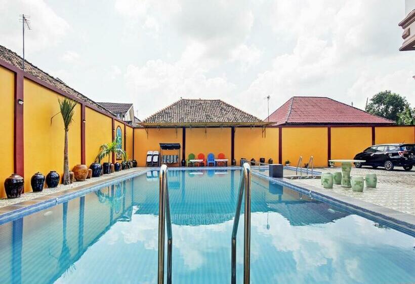 Отель Capital O 90280 Wisma Sentosa