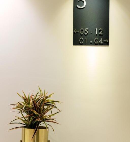 酒店 Paramount Suites & Service Apartments