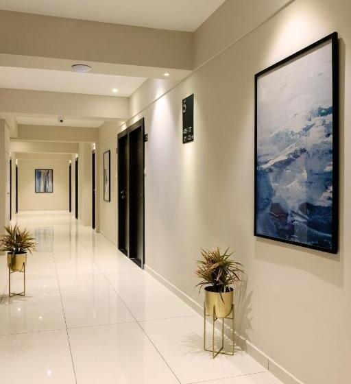 酒店 Paramount Suites & Service Apartments