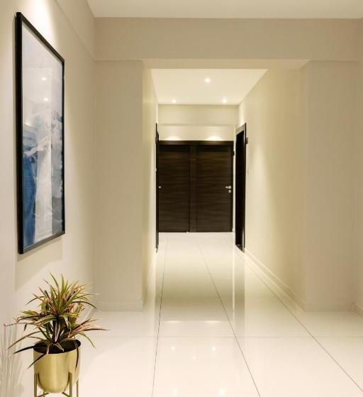 酒店 Paramount Suites & Service Apartments