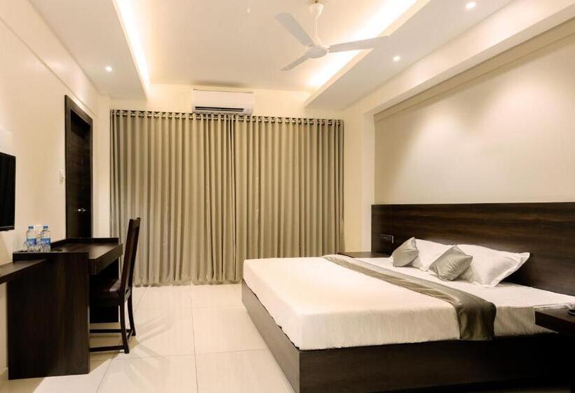 酒店 Paramount Suites & Service Apartments