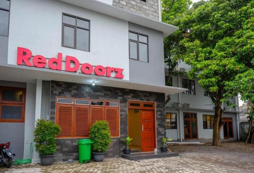 酒店 Reddoorz Plus Near Jogja City Mall 5