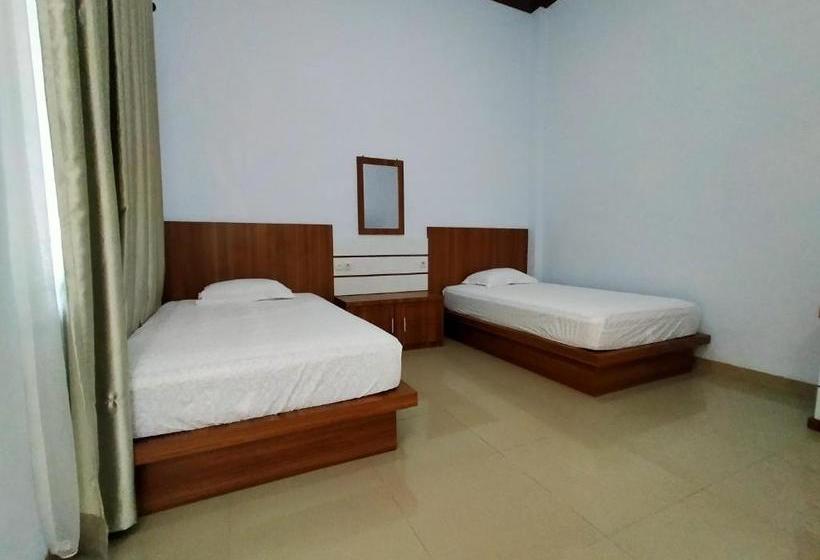 בית מלון כפרי Reddoorz @ Sunset Resort Bau Bau