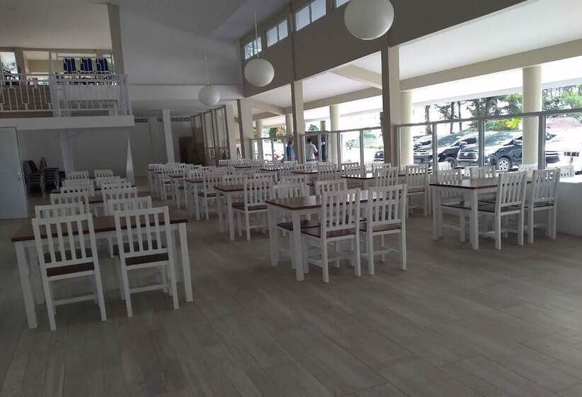 فندق Resort Agrowisata Perkebunan Tambi