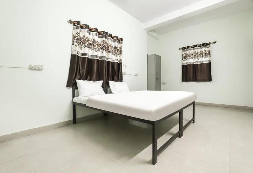 בית מלון כפרי Spot On 78169 Lotus Service Apartment