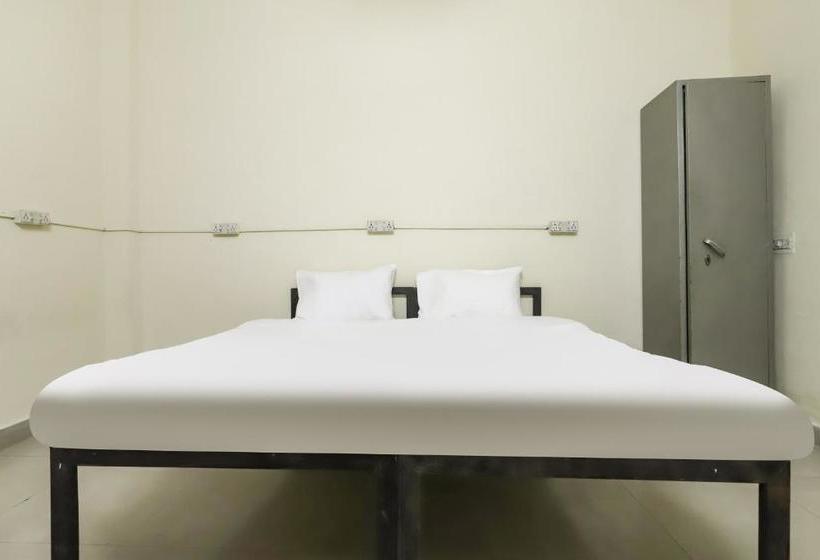 호텔 Spot On 78169 Lotus Service Apartment