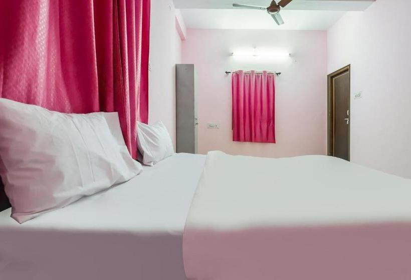 호텔 Spot On 78169 Lotus Service Apartment