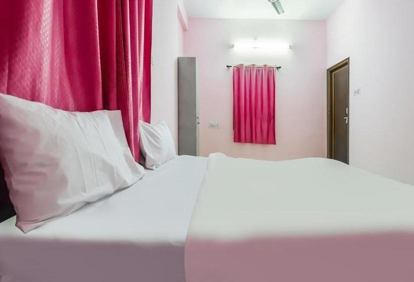 호텔 Spot On 78169 Lotus Service Apartment