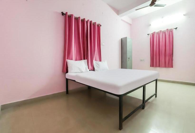 호텔 Spot On 78169 Lotus Service Apartment