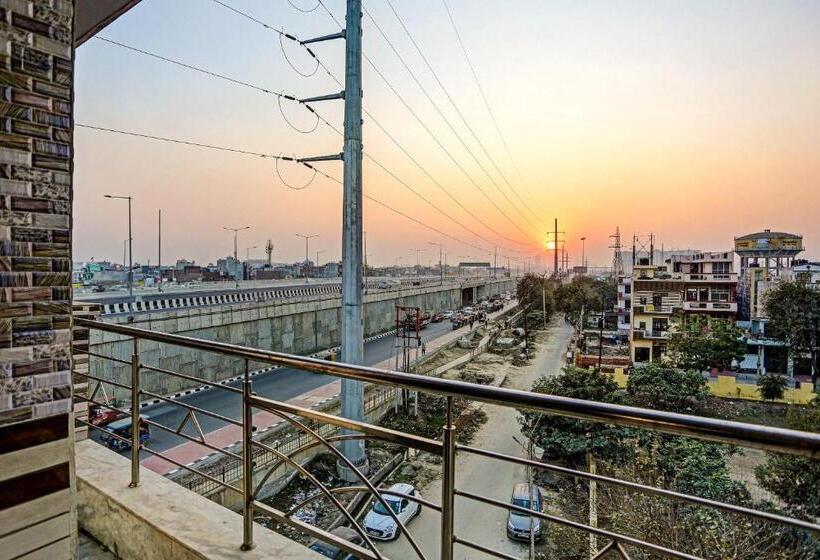 Отель Spot On 78182 New Sundar