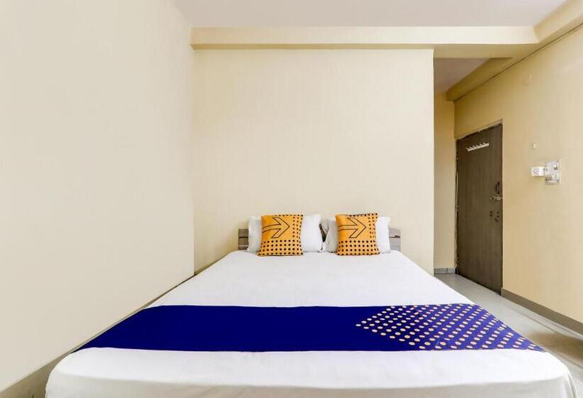 فندق Spot On 78479 Horas Regency