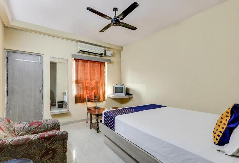 فندق Spot On 78479 Horas Regency