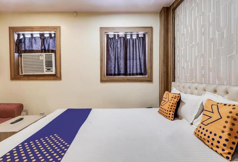 호텔 Spot On 78479 Horas Regency