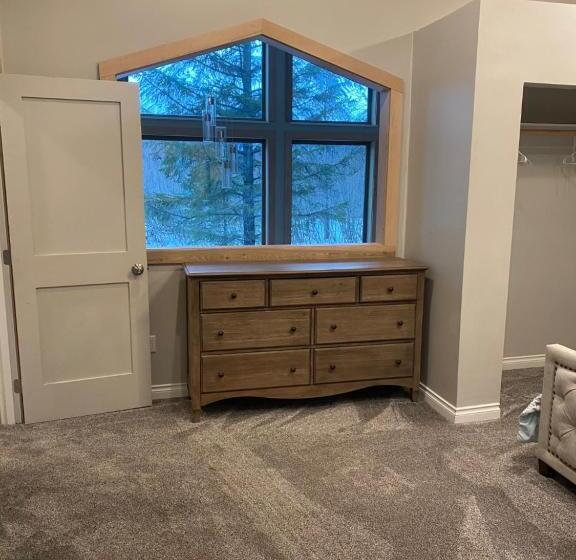 فندق Spruce Lodge