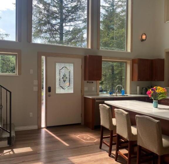 فندق Spruce Lodge