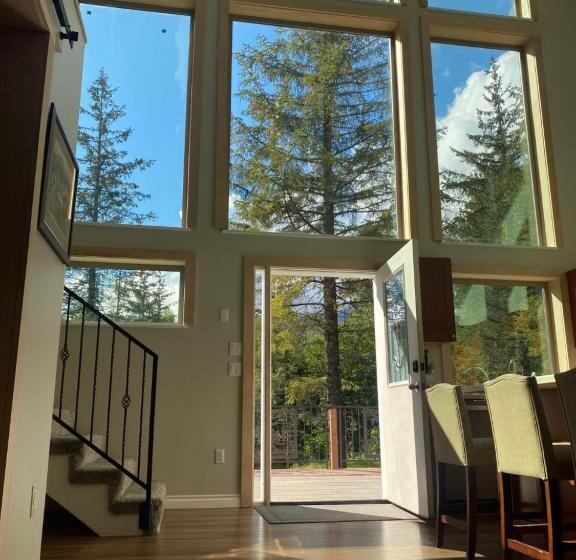 فندق Spruce Lodge