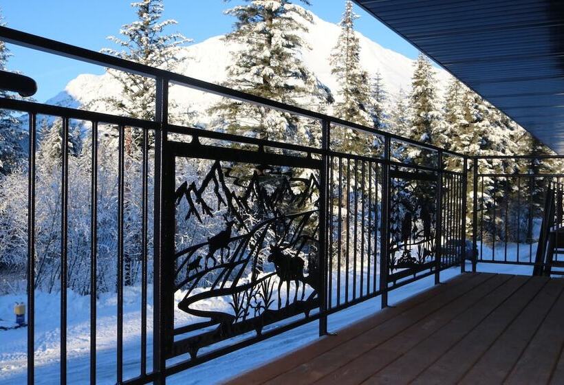 فندق Spruce Lodge