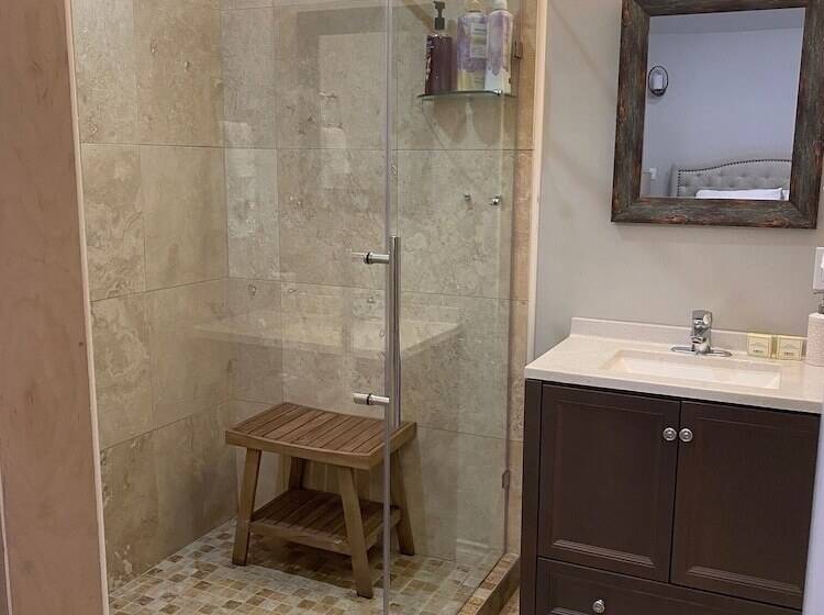 فندق Spruce Lodge