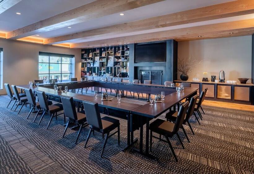 فندق The Cloudveil, Autograph Collection