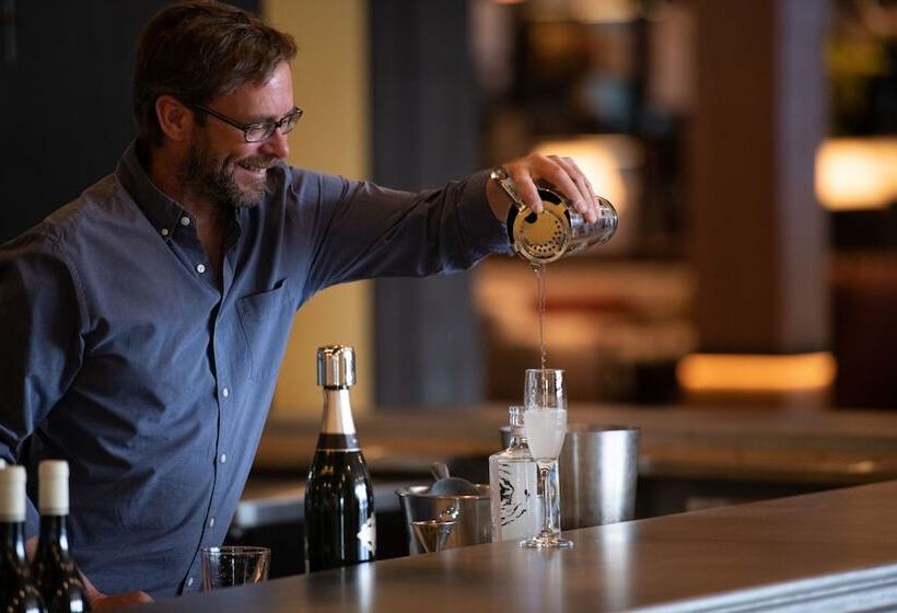 فندق The Cloudveil, Autograph Collection