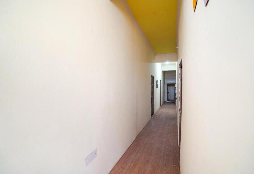 호텔 The Golden Crown