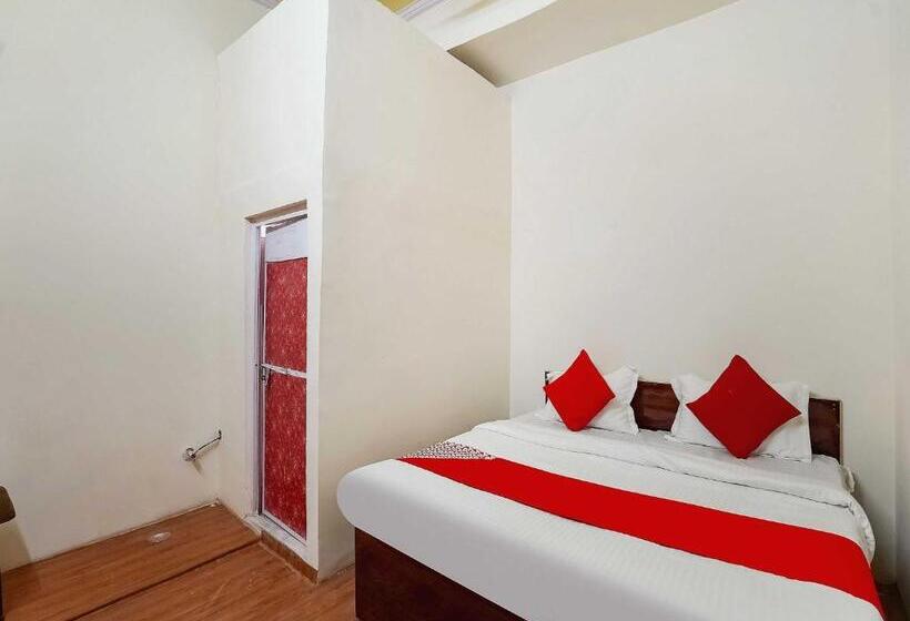 호텔 The Golden Crown