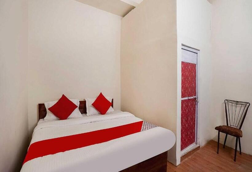 호텔 The Golden Crown