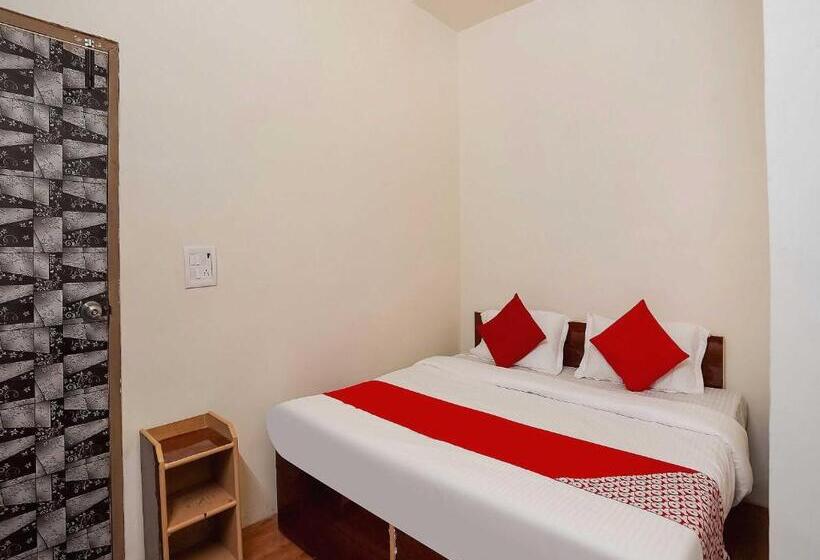 호텔 The Golden Crown