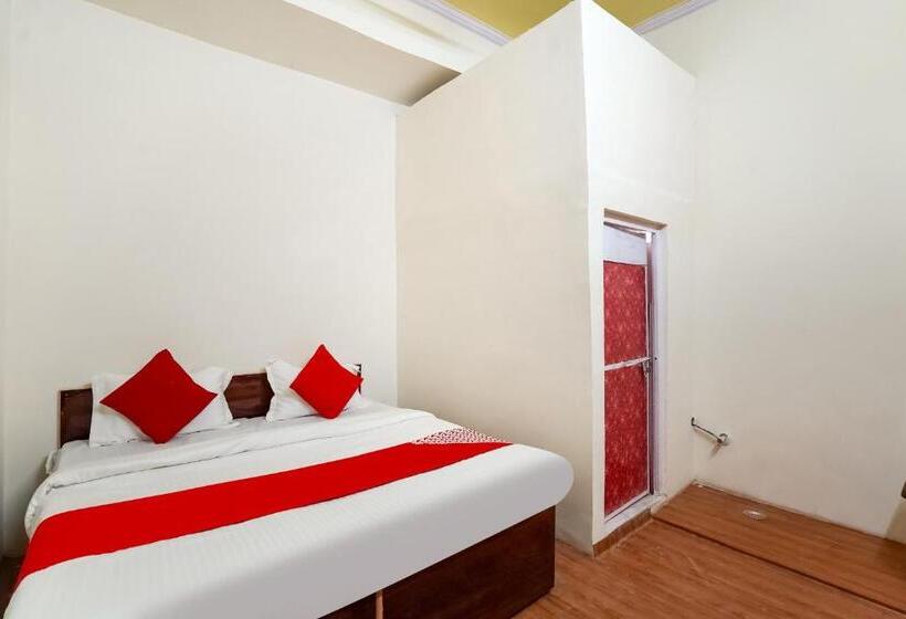 호텔 The Golden Crown