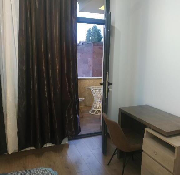 Hotel The Land Of Ararat