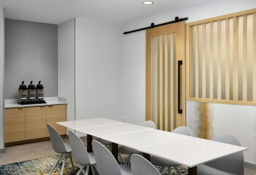 فندق Towneplace Suites By Marriott Plant City