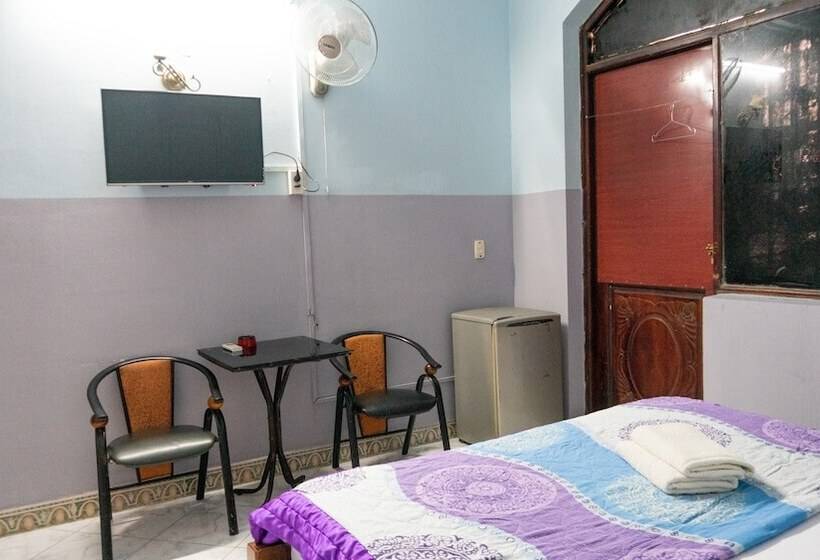 Viet Hung Hotel By Zuzu