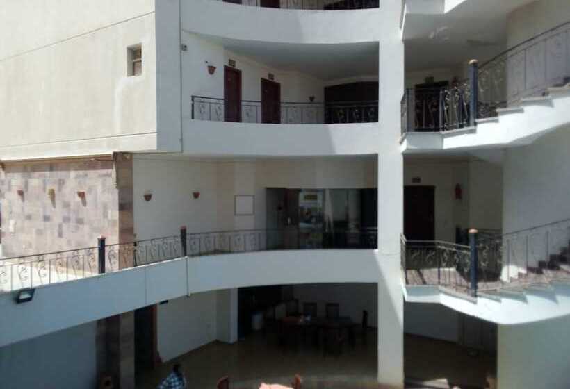 فندق على الطريق Marsa Alam Inn