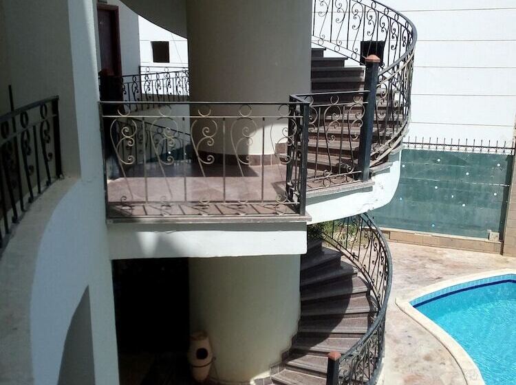 فندق على الطريق Marsa Alam Inn