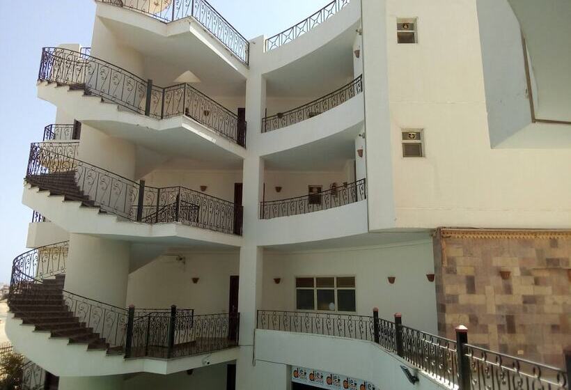 فندق على الطريق Marsa Alam Inn