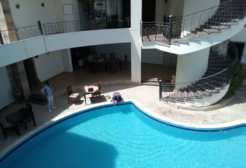 فندق على الطريق Marsa Alam Inn