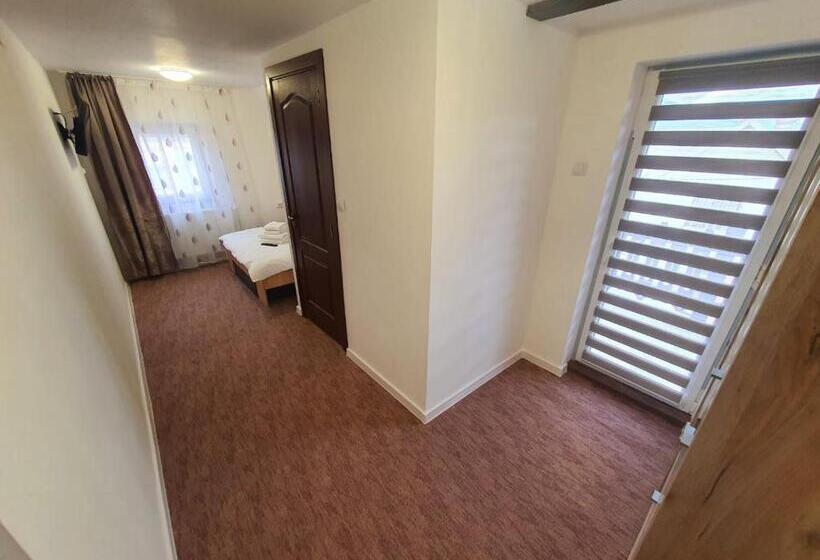 פנסיון Casa Edi